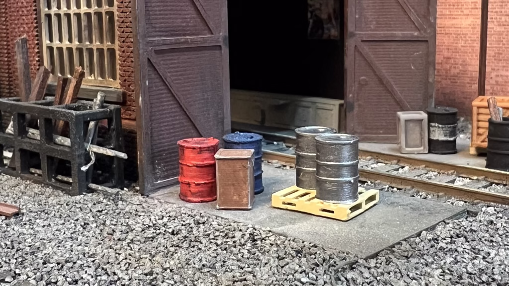 HO OO Scale Model Railroad 3D Print - Oil Drums on Pallets ScaleRail3d,com TT:120 N