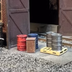HO OO Scale Model Railroad 3D Print - Oil Drums on Pallets ScaleRail3d,com TT:120 N